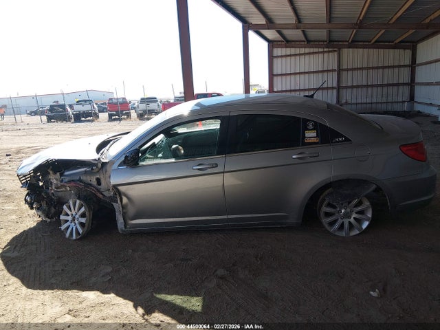 Продажа на аукционе авто 2013 Chrysler 200 Touring, vin: 1C3CCBBG3DN678071, номер лота: 44500064