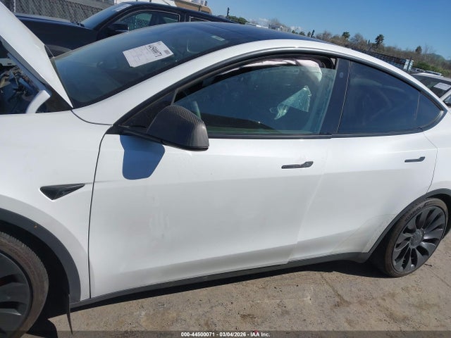 7SAYGDEF1NF406710 Tesla Model Y Performance Dual Motor All-wheel Drive