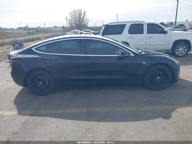 44500076 :رقم المزاد ، 5YJ3E1EB7KF212106 vin ، 2019 Tesla Model 3 Long Range/performance مزاد بيع