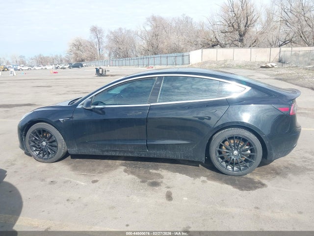 44500076 :رقم المزاد ، 5YJ3E1EB7KF212106 vin ، 2019 Tesla Model 3 Long Range/performance مزاد بيع