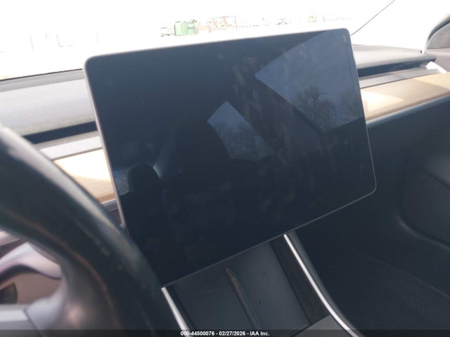 44500076 :رقم المزاد ، 5YJ3E1EB7KF212106 vin ، 2019 Tesla Model 3 Long Range/performance مزاد بيع
