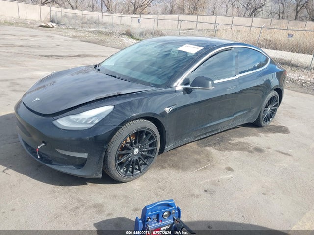 2019 TESLA MODEL 3 5YJ3E1EB7KF212106 Photo 1