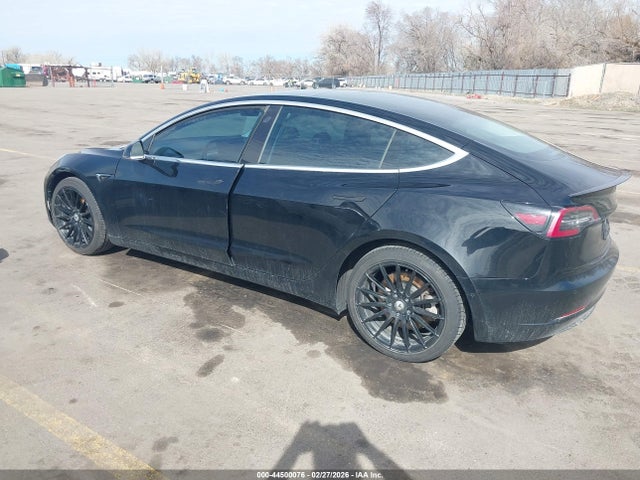 2019 TESLA MODEL 3 5YJ3E1EB7KF212106 Photo 2