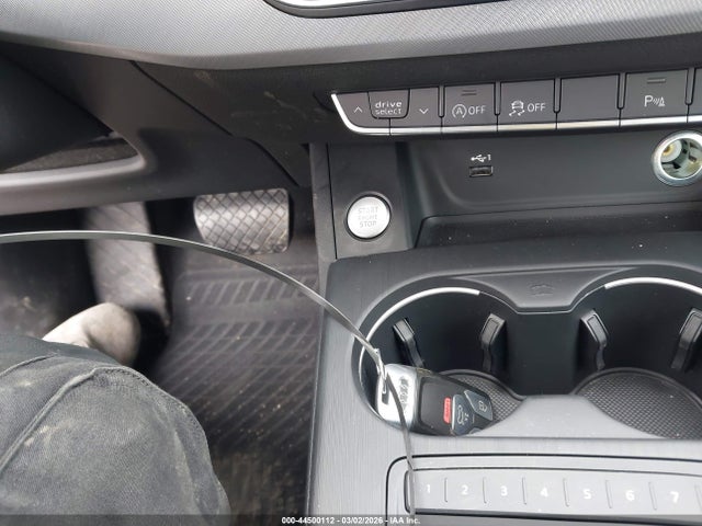 44500112 :رقم المزاد ، WAUENAF45KA110690 vin ، 2019 Audi A4 45 Premium مزاد بيع