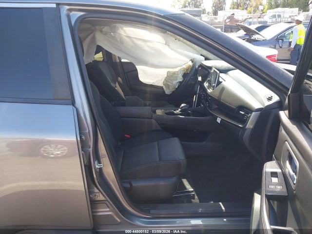 JN8BT3BA5RW352092 Nissan Rogue Sv Fwd
