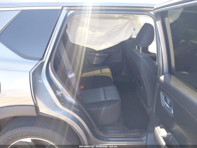 JN8BT3BA5RW352092 Nissan Rogue Sv Fwd