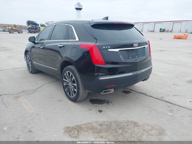2018 CADILLAC XT5 1GYKNERS4JZ127031 Photo 2