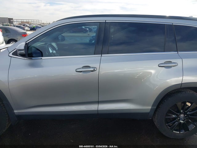 5TDKZRFH7KS333974 Toyota Highlander Se