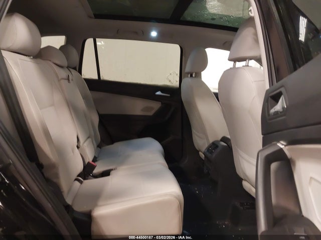 44500187 :رقم المزاد ، 3VV2B7AX5MM061176 vin ، 2021 Volkswagen Tiguan 2.0t Se/2.0t Se R-line Black/2.0t Sel مزاد بيع