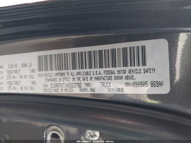 3C6RR7KT1HG523782 RAM 1500 Express 4x4 5&#039;7 Box