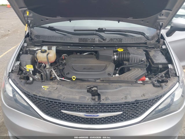 44500350 :رقم المزاد ، 2C4RC1DG0LR163978 vin ، 2020 Chrysler Voyager Lxi مزاد بيع