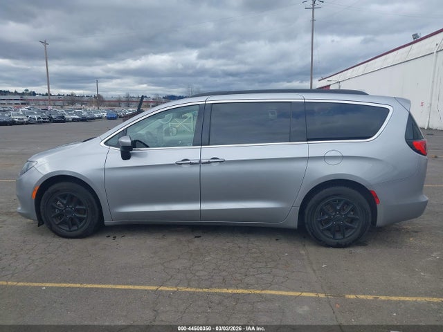 44500350 :رقم المزاد ، 2C4RC1DG0LR163978 vin ، 2020 Chrysler Voyager Lxi مزاد بيع