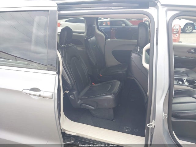 44500350 :رقم المزاد ، 2C4RC1DG0LR163978 vin ، 2020 Chrysler Voyager Lxi مزاد بيع