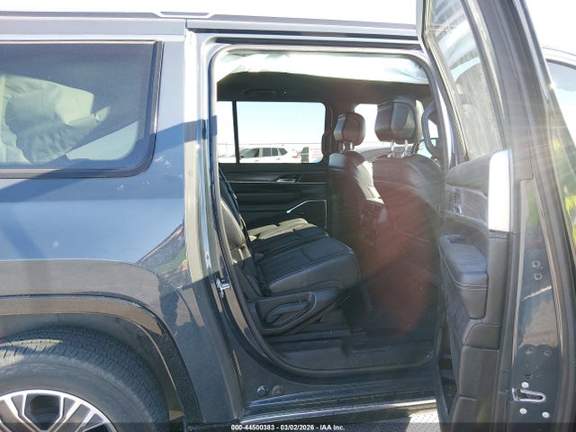 Продаж на аукціоні авто 2024 Jeep Wagoneer L Series Ii 4x2, vin: 1C4SJRBP1RS102431, номер лоту: 44500383