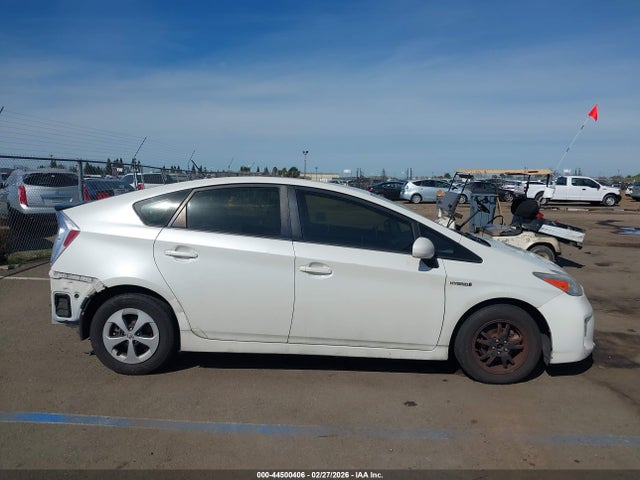 Toyota Prius Two 2015 JTDKN3DU6F1986436 Image 13