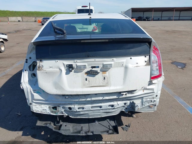 Toyota Prius Two 2015 JTDKN3DU6F1986436 Image 16