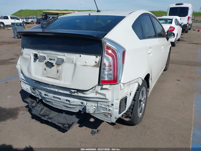Toyota Prius Two 2015 JTDKN3DU6F1986436 Image 4