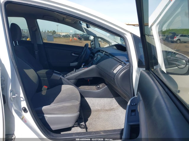 Toyota Prius Two 2015 JTDKN3DU6F1986436 Image 5