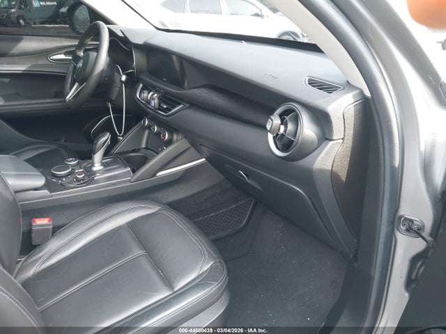 Продажа на аукционе авто 2018 Alfa Romeo Stelvio Awd, vin: ZASFAKAN9J7B78261, номер лота: 44500439