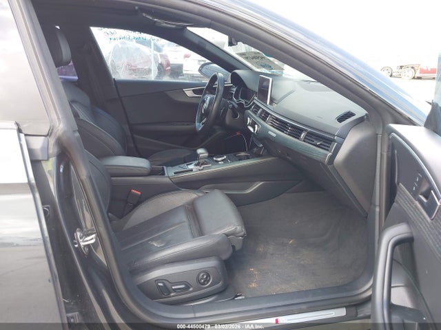 WAUENCF59JA061870 Audi A5 2.0t Premium