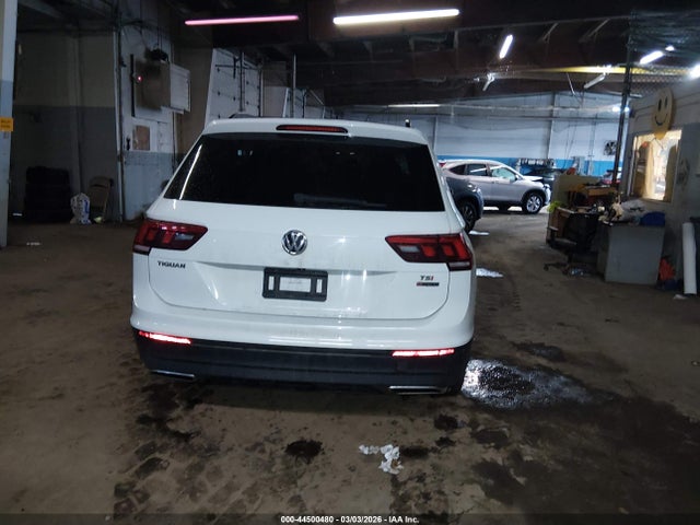 44500480 :رقم المزاد ، 3VV0B7AX2JM121241 vin ، 2018 Volkswagen Tiguan 2.0t S مزاد بيع