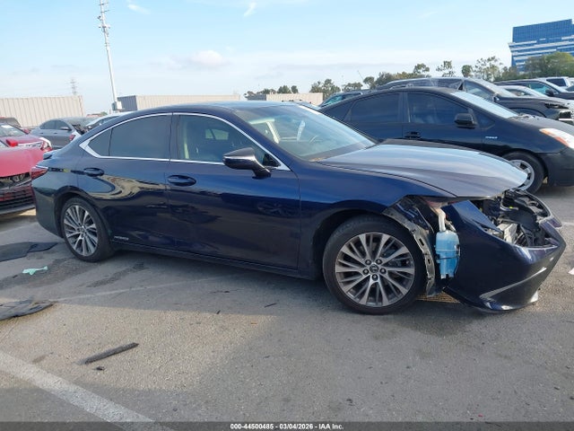 Продажа на аукционе авто 2021 Lexus Es 300h, vin: 58ADA1C19MU004575, номер лота: 44500485