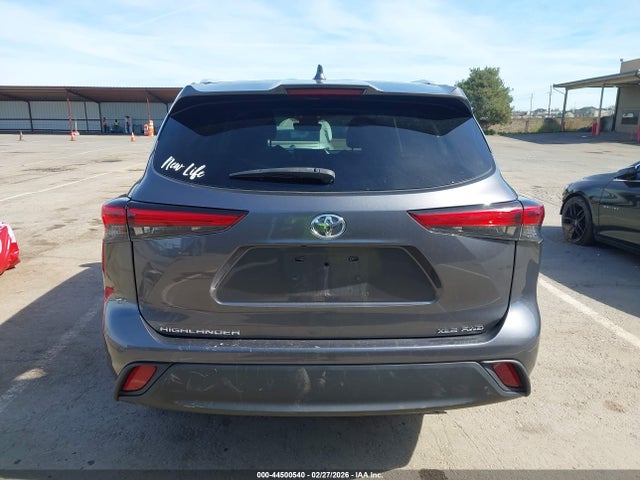 5TDGZRBH2NS567455 Toyota Highlander Xle