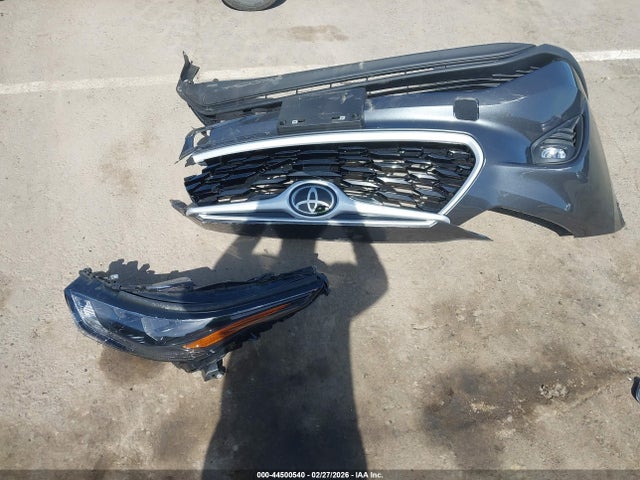 5TDGZRBH2NS567455 Toyota Highlander Xle