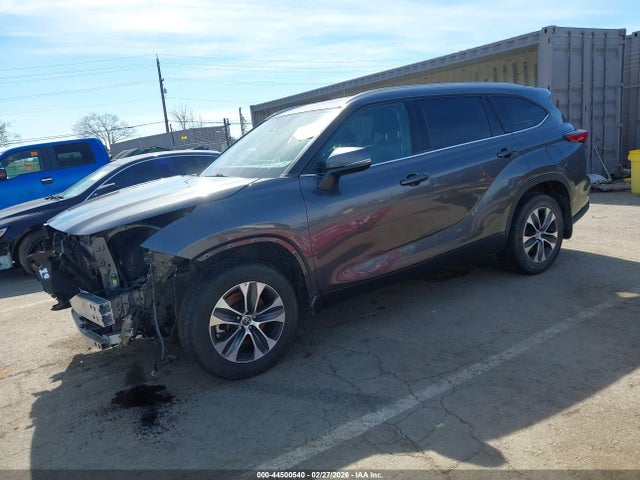 5TDGZRBH2NS567455 Toyota Highlander Xle