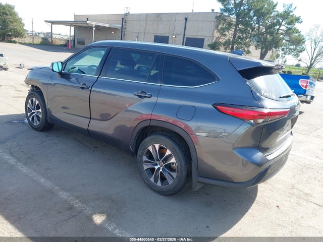 5TDGZRBH2NS567455 Toyota Highlander Xle