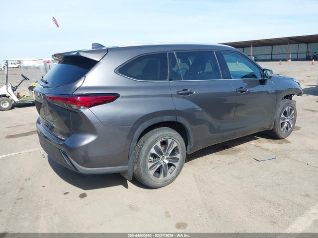 5TDGZRBH2NS567455 Toyota Highlander Xle