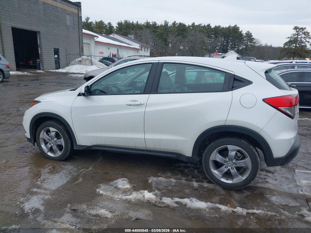 3CZRU6H38NM770765 Honda Hr-v Awd Lx