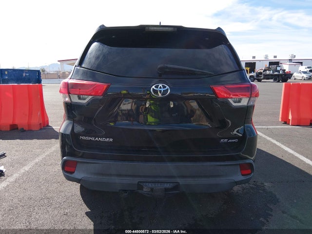 Toyota Highlander Se 2018 5TDJZRFH5JS548554 Image 17