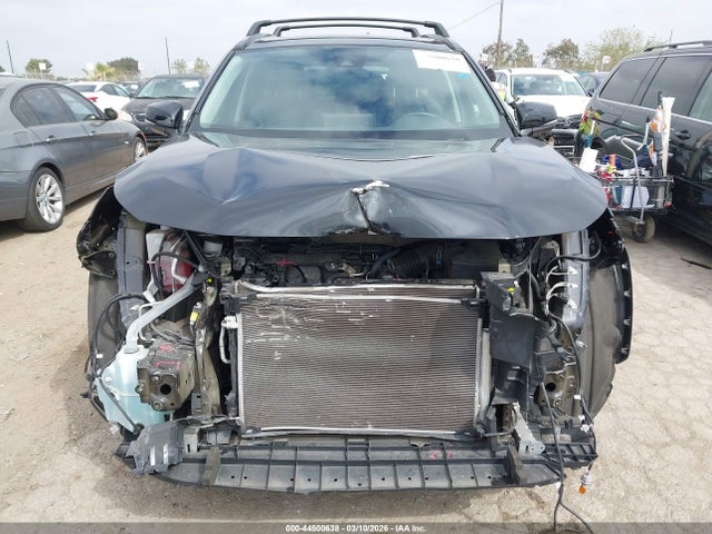 2T3C1RFV7NW226119 Toyota Rav4 Xle Premium