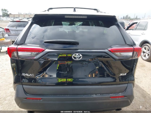 2T3C1RFV7NW226119 Toyota Rav4 Xle Premium