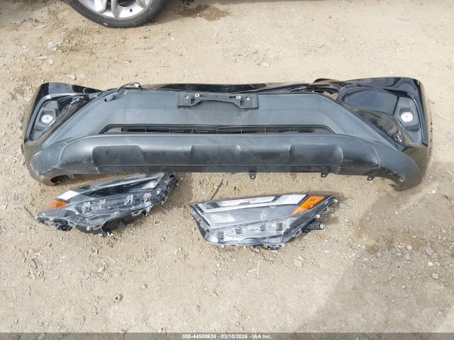 2T3C1RFV7NW226119 Toyota Rav4 Xle Premium
