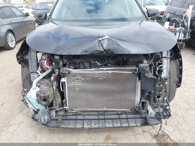 2T3C1RFV7NW226119 Toyota Rav4 Xle Premium