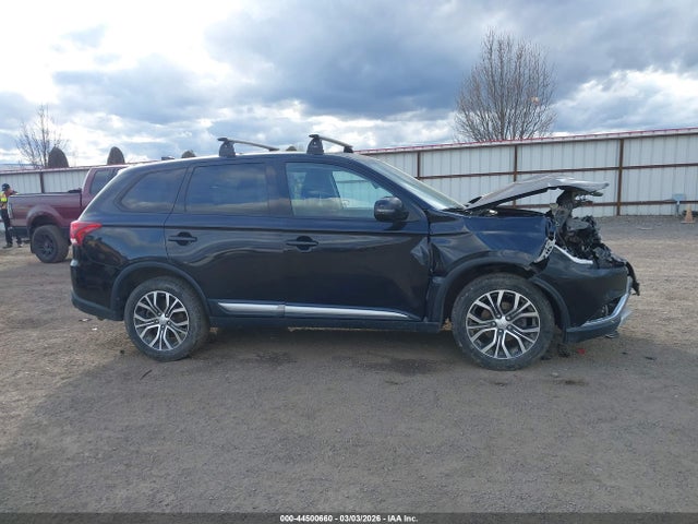 Mitsubishi Outlander Se 2018 JA4AZ3A3XJJ002820 Image 13