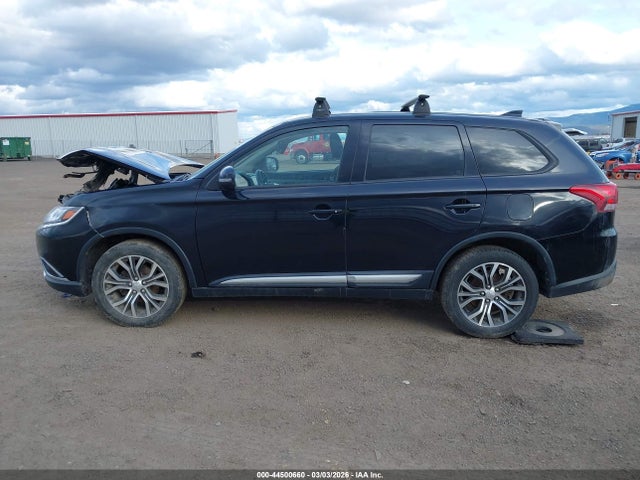 Mitsubishi Outlander Se 2018 JA4AZ3A3XJJ002820 Image 14