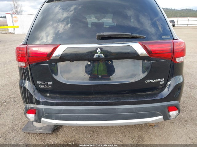 Mitsubishi Outlander Se 2018 JA4AZ3A3XJJ002820 Image 16