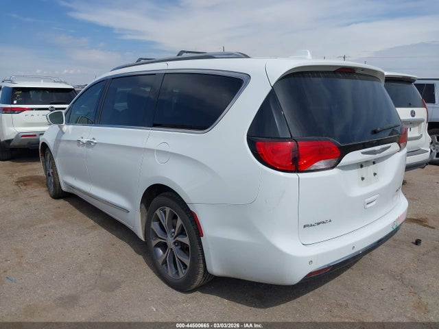 2018 CHRYSLER PACIFICA 2C4RC1GG0JR105796 Photo 2