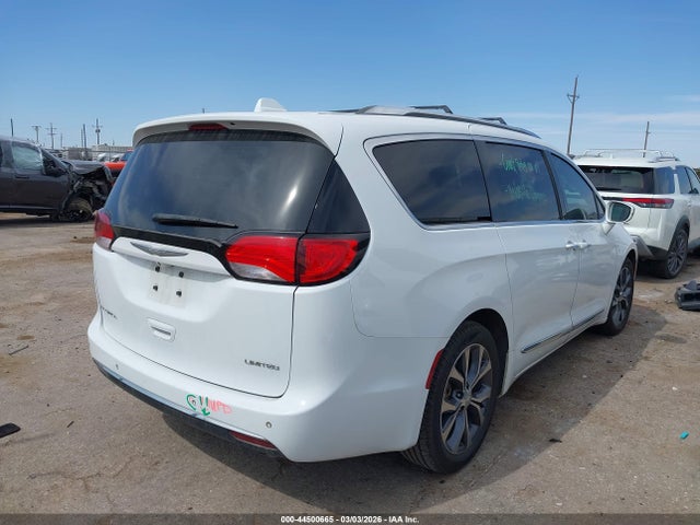 2018 CHRYSLER PACIFICA 2C4RC1GG0JR105796 Photo 3