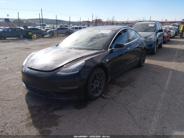 Tesla Model 3 Long Range/performance 2018 5YJ3E1EB6JF077148 Image 2