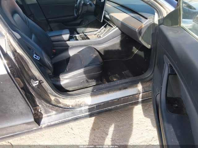 Tesla Model 3 Long Range/performance 2018 5YJ3E1EB6JF077148 Image 5