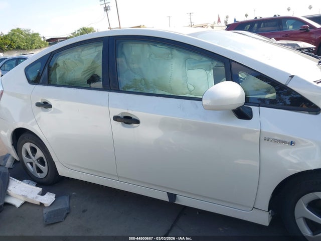 Toyota Prius Two 2014 JTDKN3DU9E1776461 Image 14