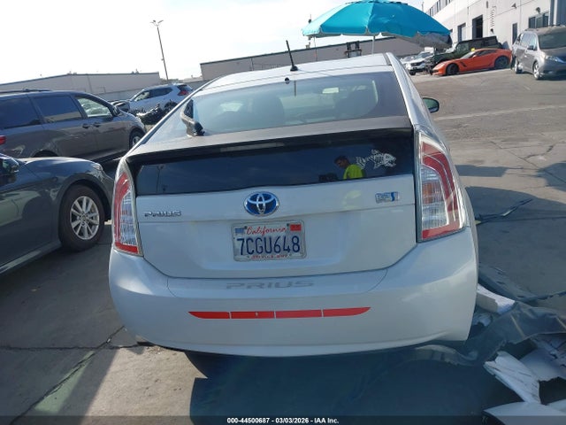 Toyota Prius Two 2014 JTDKN3DU9E1776461 Image 17