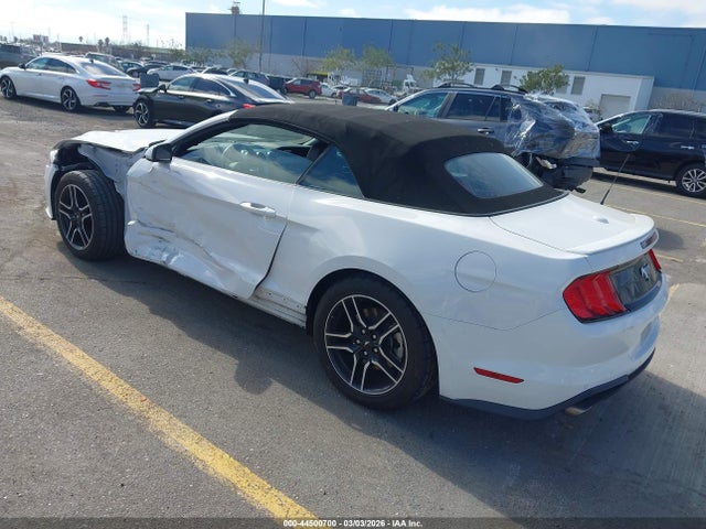 2021 FORD MUSTANG 1FATP8UH3M5104410 Photo 2