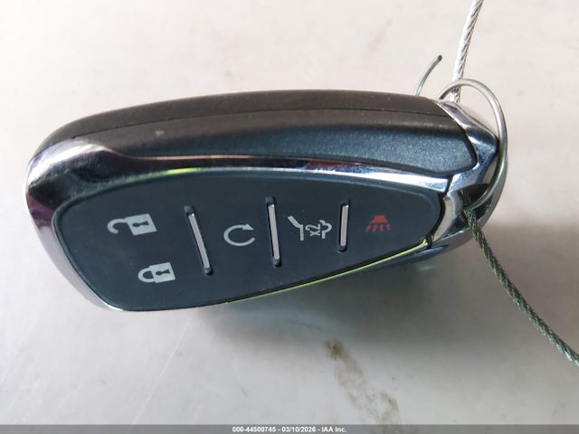 3GNAXJEV9JS555704 Chevrolet EQUINOX LT