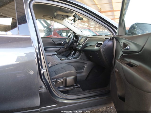 3GNAXJEV9JS555704 Chevrolet EQUINOX LT