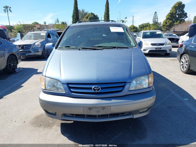 Продажа на аукционе авто 2002 Toyota Sienna Xle, vin: 4T3ZF13C42U451478, номер лота: 44500752